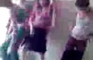 Főnök baszik amatőr pornó film szőke a lakásban