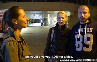 Lány Szopás, hogy a barátja extrém szex videók az ágyon nagy