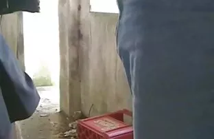 A nő nagyi masztizik egy fehér harisnya a fürdőszobában van egy szabálytalanság a szomszédai az ágyék