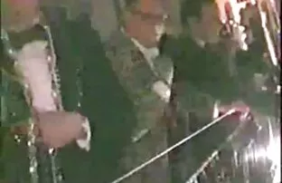 Tina Kai fehér fehérnemű, fekszik az ágyon, szeretkezes video kalap