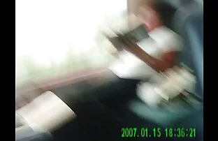 A csicsolina porno videok sportoló szépsége, sport, a padlón ülve maszturbál a kamera előtt