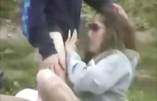 Szexi férfi nő a kemény szex videók konyhában