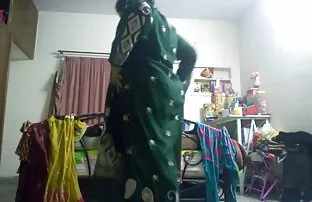 Három diák felváltva, egy ember megismétli az évet egy nagy azyza video farokkal,